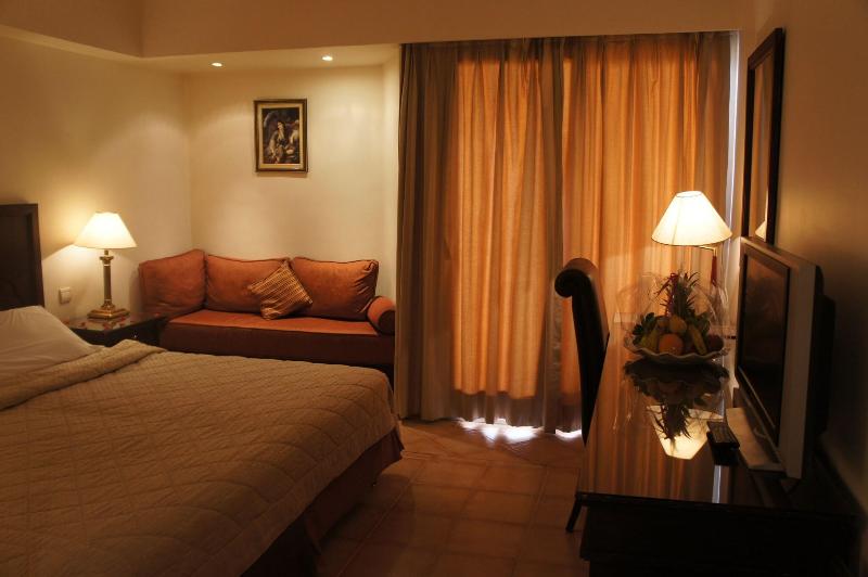 اتاق استاندارد یک نفره, Kennedy Hospitality Resort