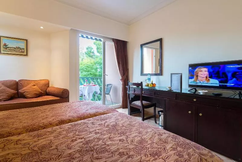 اتاق استاندارد یک نفره, Kennedy Hospitality Resort