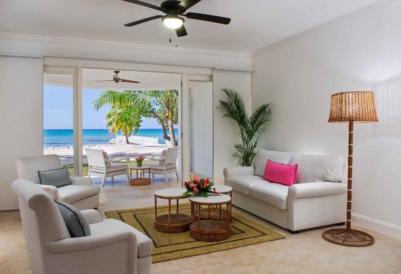 سوئیت جونیور پرستیژ, Half Moon