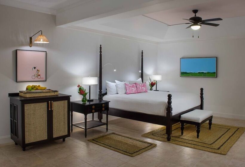 سوئیت جونیور پرستیژ, Half Moon