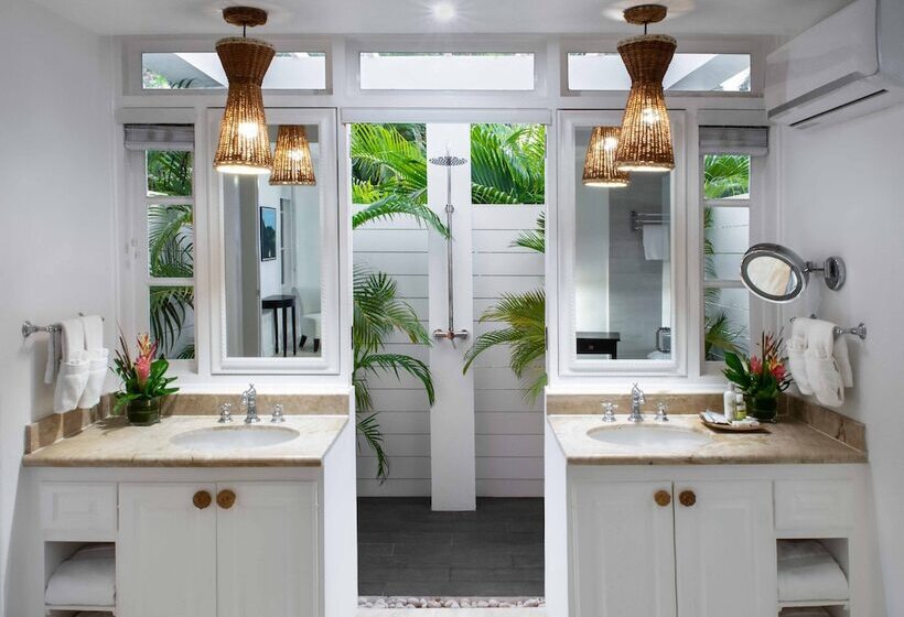 سوییت پرستیژ, Half Moon