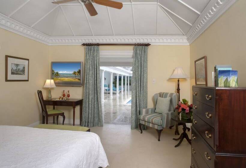 اتاق استاندارد با چشمانداز باغ, Half Moon