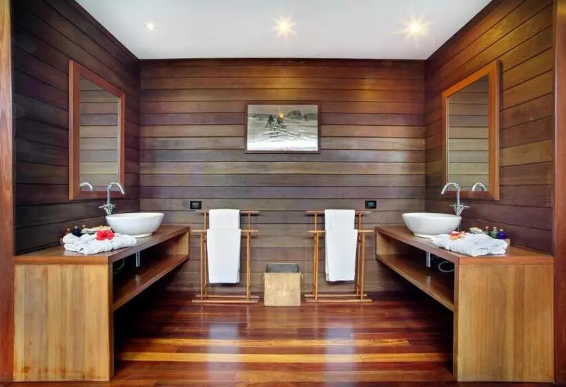 ویلای لوکس 1 خوابه, Gangehi Island Resort & Spa