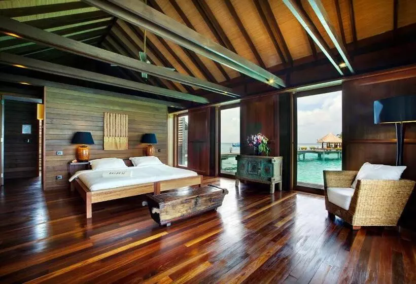 ویلای لوکس 1 خوابه, Gangehi Island Resort & Spa