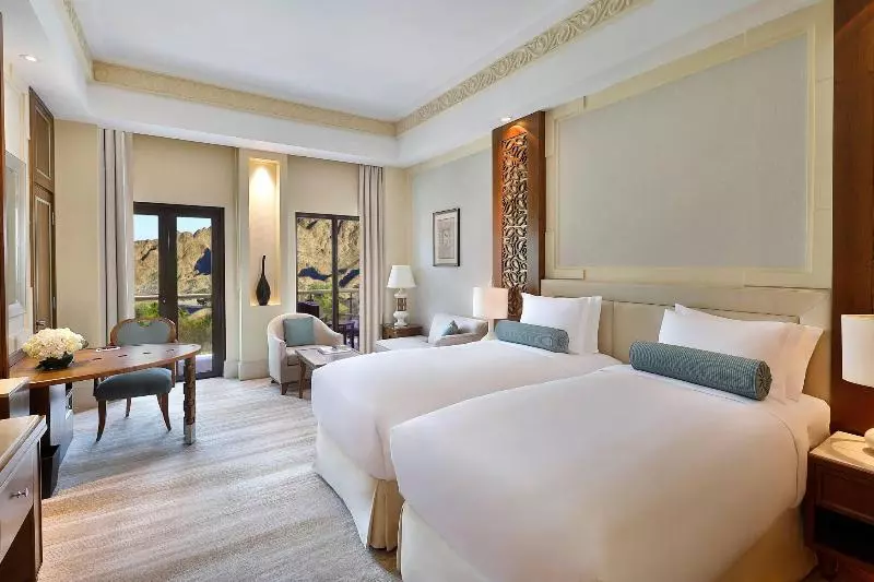 اتاق لوکس با چشمانداز دریا, Al Bustan Palace, A Ritzcarlton