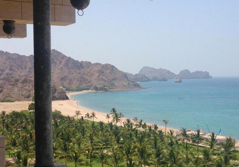 اتاق لوکس با چشمانداز دریا, Al Bustan Palace, A Ritzcarlton