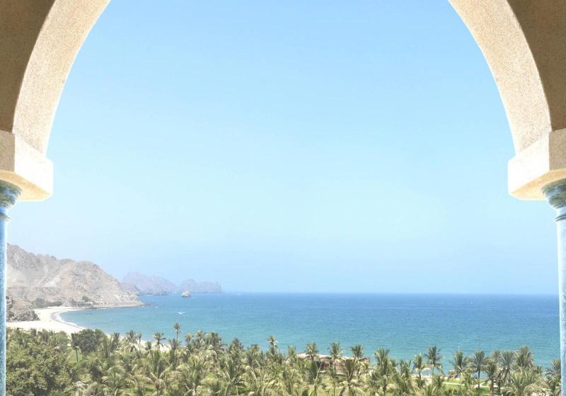 اتاق لوکس با چشمانداز دریا, Al Bustan Palace, A Ritzcarlton