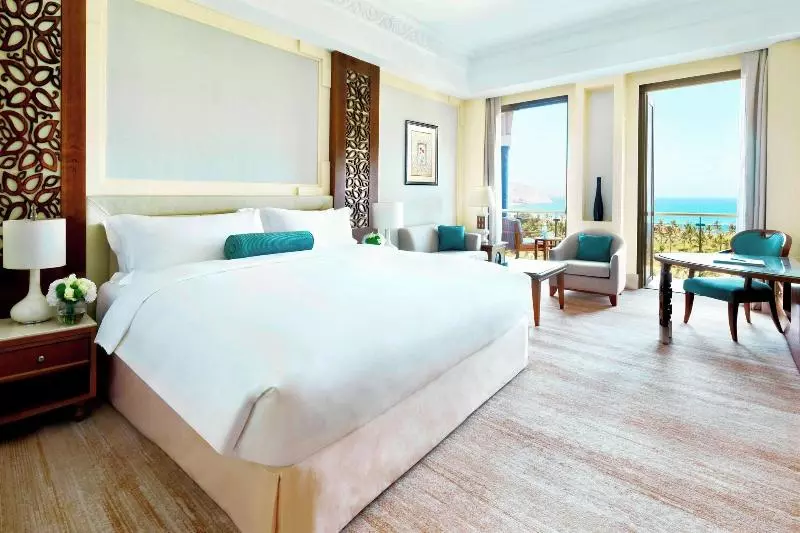 Deluxe Room Mountain View, Al Bustan Palace, A Ritzcarlton