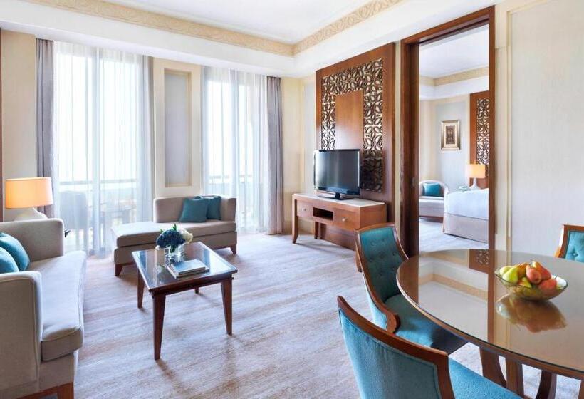 سوئیت اجرایی با تخت کینگ, Al Bustan Palace, A Ritzcarlton