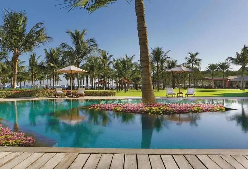 اتاق استاندارد با تخت بزرگ, Al Bustan Palace, A Ritzcarlton