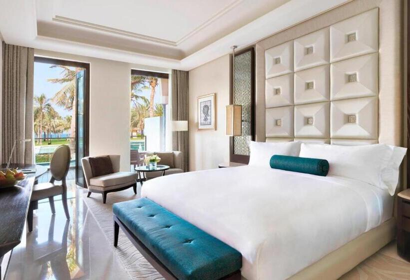 اتاق استاندارد با تخت بزرگ, Al Bustan Palace, A Ritzcarlton