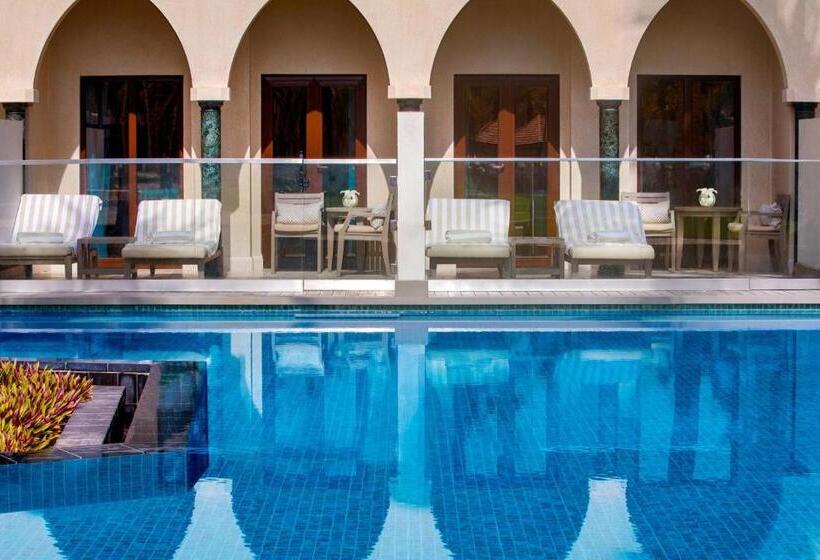 اتاق استاندارد با تخت بزرگ, Al Bustan Palace, A Ritzcarlton