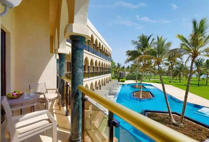 سوییت جونیور با بالکن, Al Bustan Palace, A Ritzcarlton