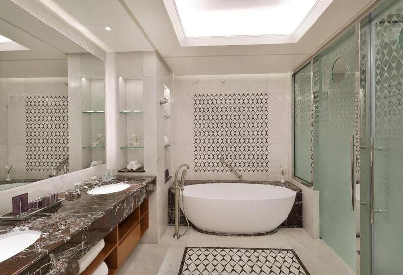 سوئیت پرزیدنت, Al Bustan Palace, A Ritzcarlton