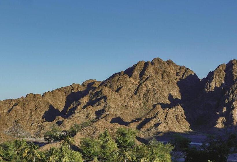 Deluxe Room Mountain View, Al Bustan Palace, A Ritzcarlton