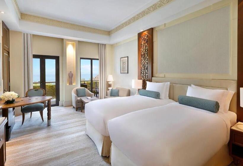اتاق لوکس با چشمانداز دریا, Al Bustan Palace, A Ritzcarlton
