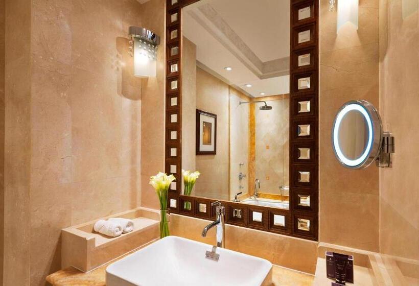 اتاق لوکس با چشمانداز دریا, Al Bustan Palace, A Ritzcarlton