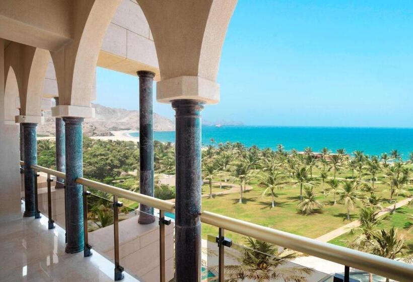 سوئیت اجرایی با چشمانداز دریا, Al Bustan Palace, A Ritzcarlton