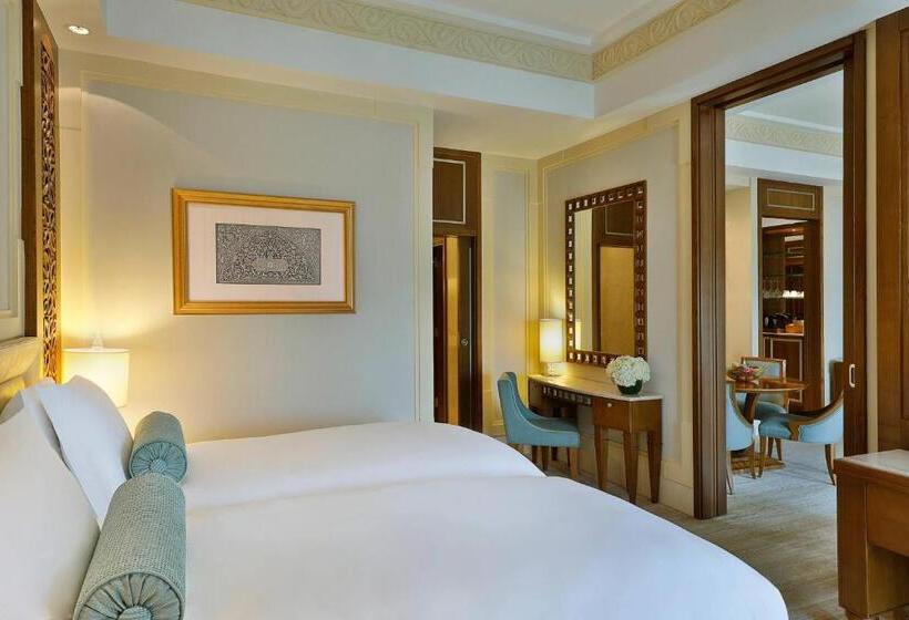 سوئیت اجرایی با چشم‌انداز دریا, Al Bustan Palace, A Ritzcarlton
