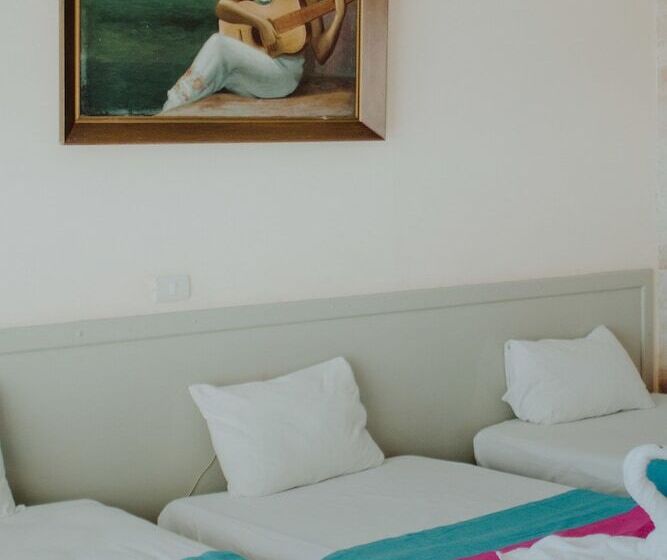 スタンダードトリプルルーム, Ambassador Mérida