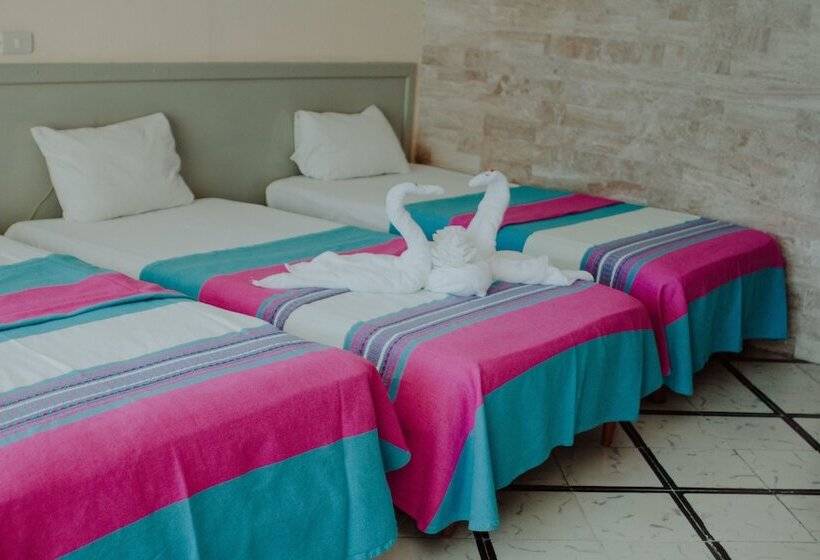 スタンダードトリプルルーム, Ambassador Mérida