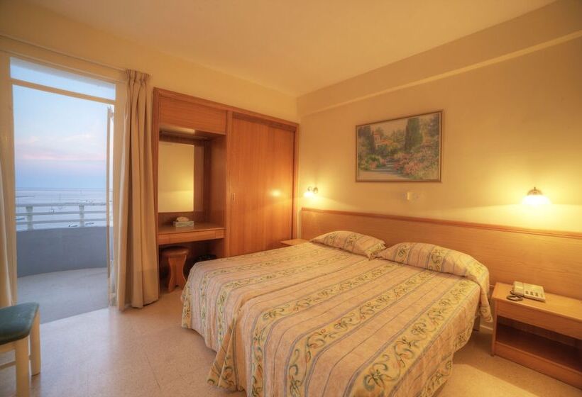 اتاق استاندارد با چشم‌انداز دریا, Ambassador