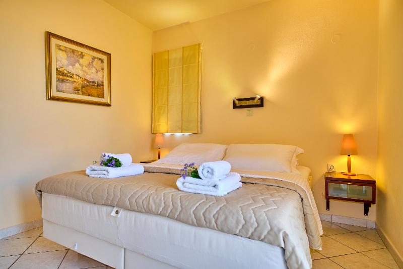 اتاق استاندارد با چشم‌انداز دریا, Ambassador