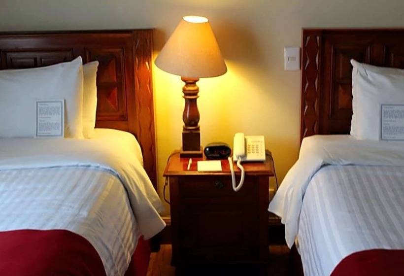 Номер Стандарт 2 Двуспальные Кровати, Best Western  Majestic