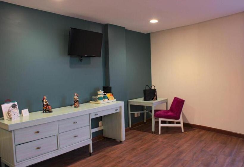 Полулюкс, Fontan Reforma Centro Historico