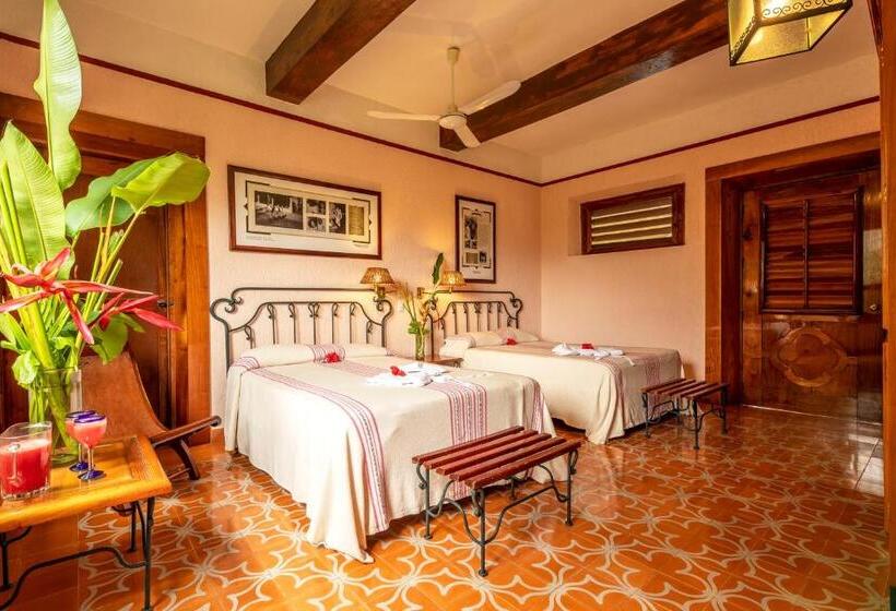 غرفة سوبيريور مزود بجاكوزى, Hacienda Uxmal Plantation & Museum