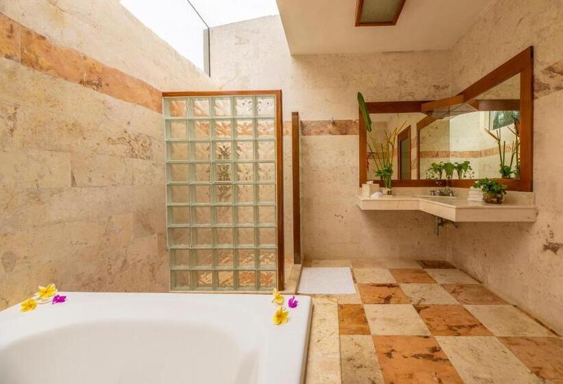 جناح, Hacienda Uxmal Plantation & Museum