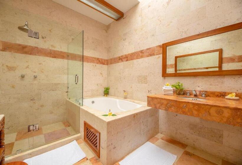 جناح, Hacienda Uxmal Plantation & Museum