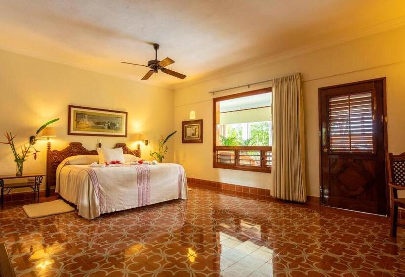 جناح, Hacienda Uxmal Plantation & Museum