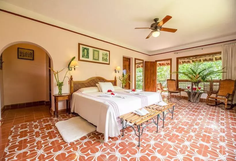 バスタブ付きスーペリアールーム, Hacienda Uxmal Plantation & Museum