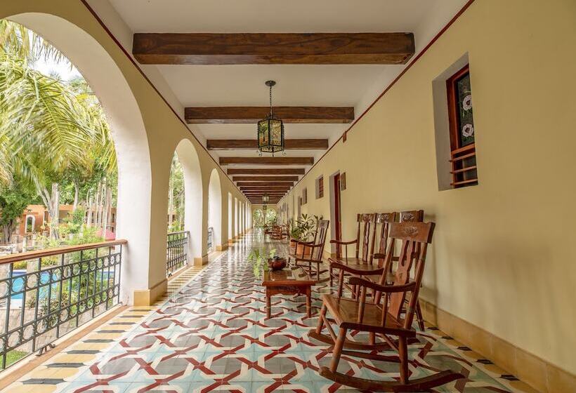 غرفة سوبيريور مزود بجاكوزى, Hacienda Uxmal Plantation & Museum