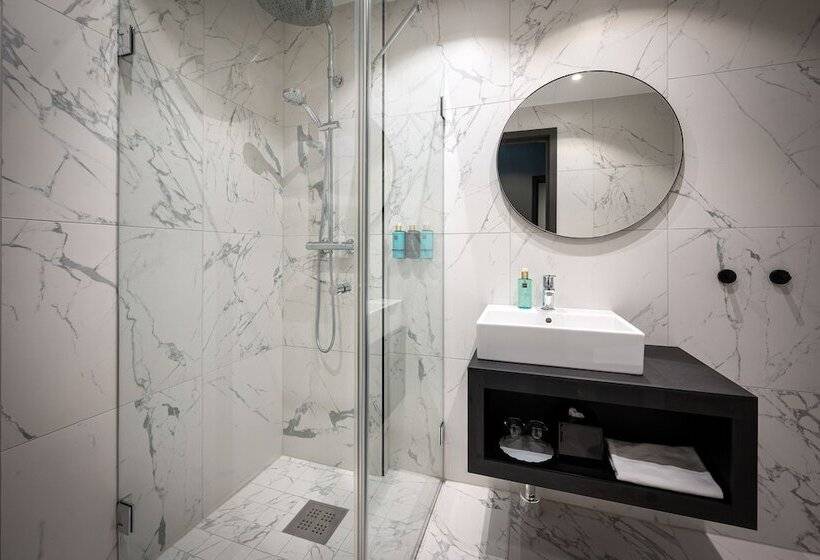 اتاق سوپریور, Karl Johan