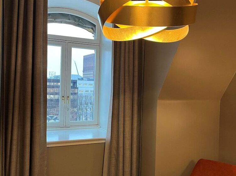 اتاق خانوادگی, Karl Johan