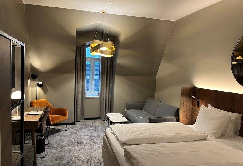 اتاق خانوادگی, Karl Johan