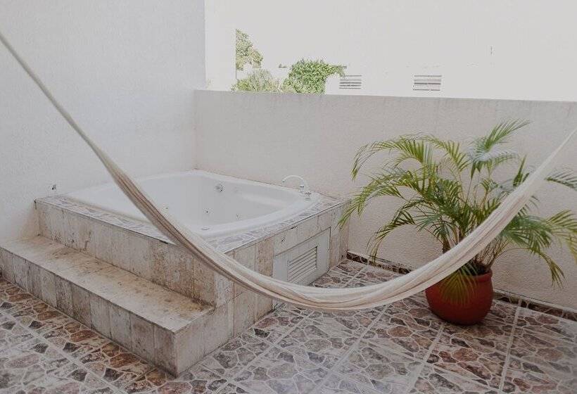 סוויטת ג'וניור, Los Aluxes