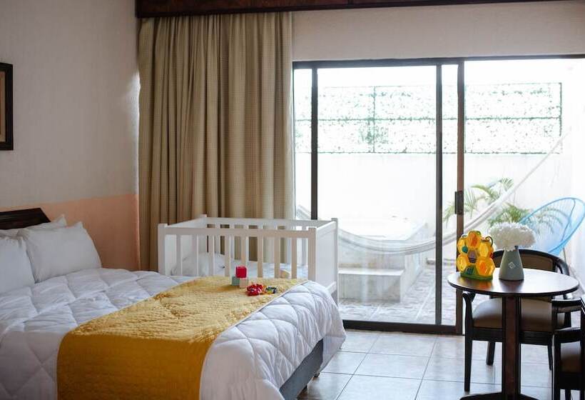 סוויטת ג'וניור, Los Aluxes