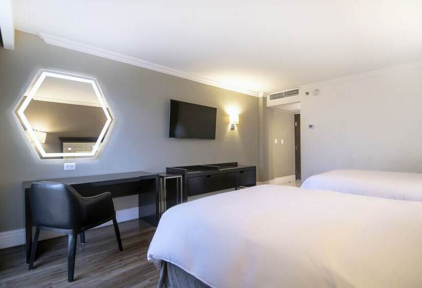 חדר אקזקיוטיב, Lucerna Tijuana