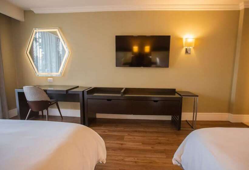 חדר אקזקיוטיב, Lucerna Tijuana