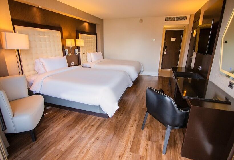 חדר דלוקס, Lucerna Tijuana