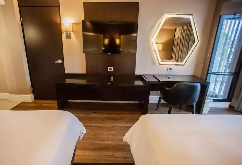 اتاق لوکس, Lucerna Tijuana