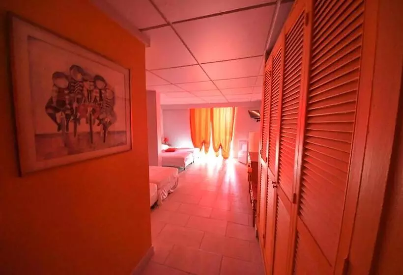 اتاق استاندارد چهار تخته با چشم‌انداز دریا, La Dunette Hotel Restaurant
