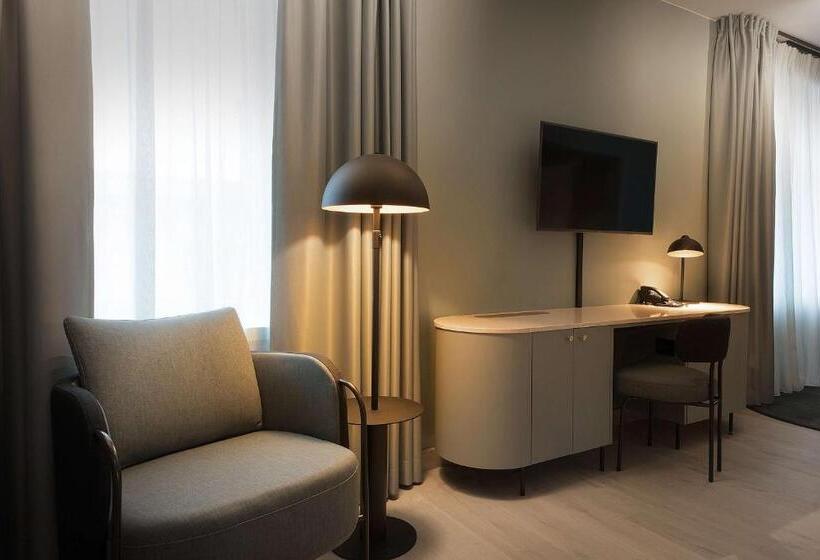 家庭间, Scandic Victoria