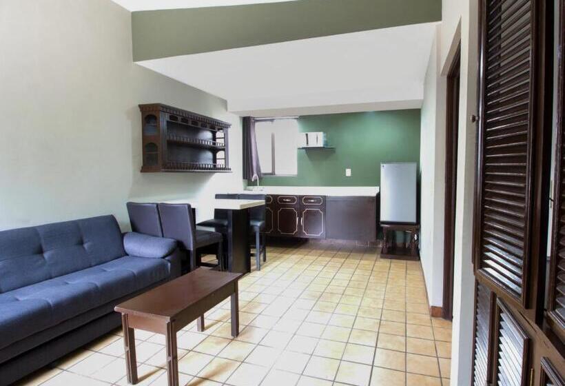 جناح جونيور, La Fuente, Saltillo