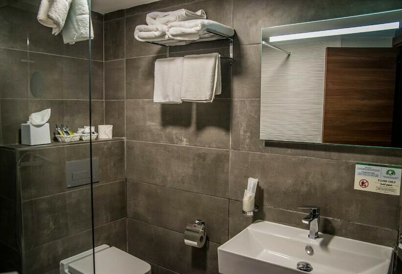 اتاق سوپریور سه تخته, Pebbles Resort