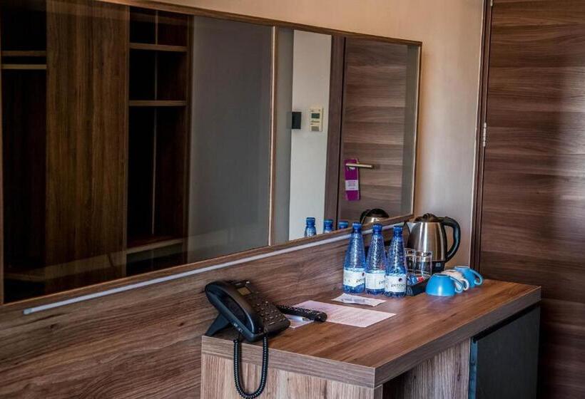 اتاق سوپریور, Pebbles Resort