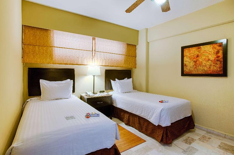 Perhehuone, Barcelo Puerto Vallarta  All Inclusive